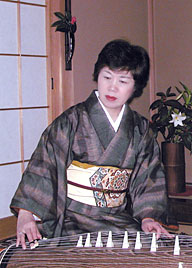 生田流正派大師範 小田原雅楽幸 生田流正派大師範 小田原雅楽幸
